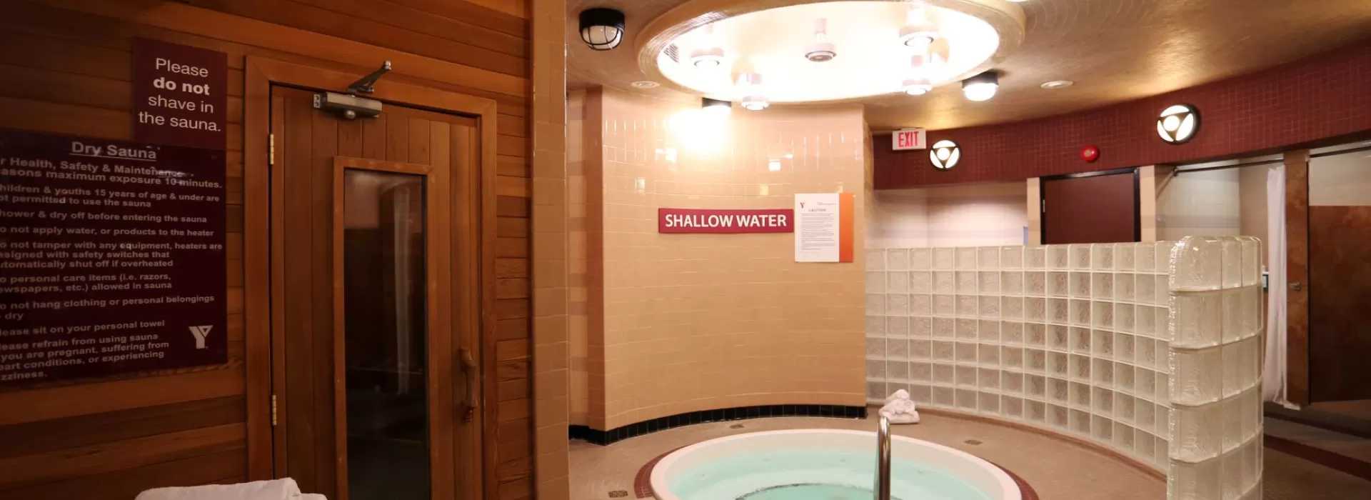 Whirlpool and dry sauna entrance in the Adult Only changeroom